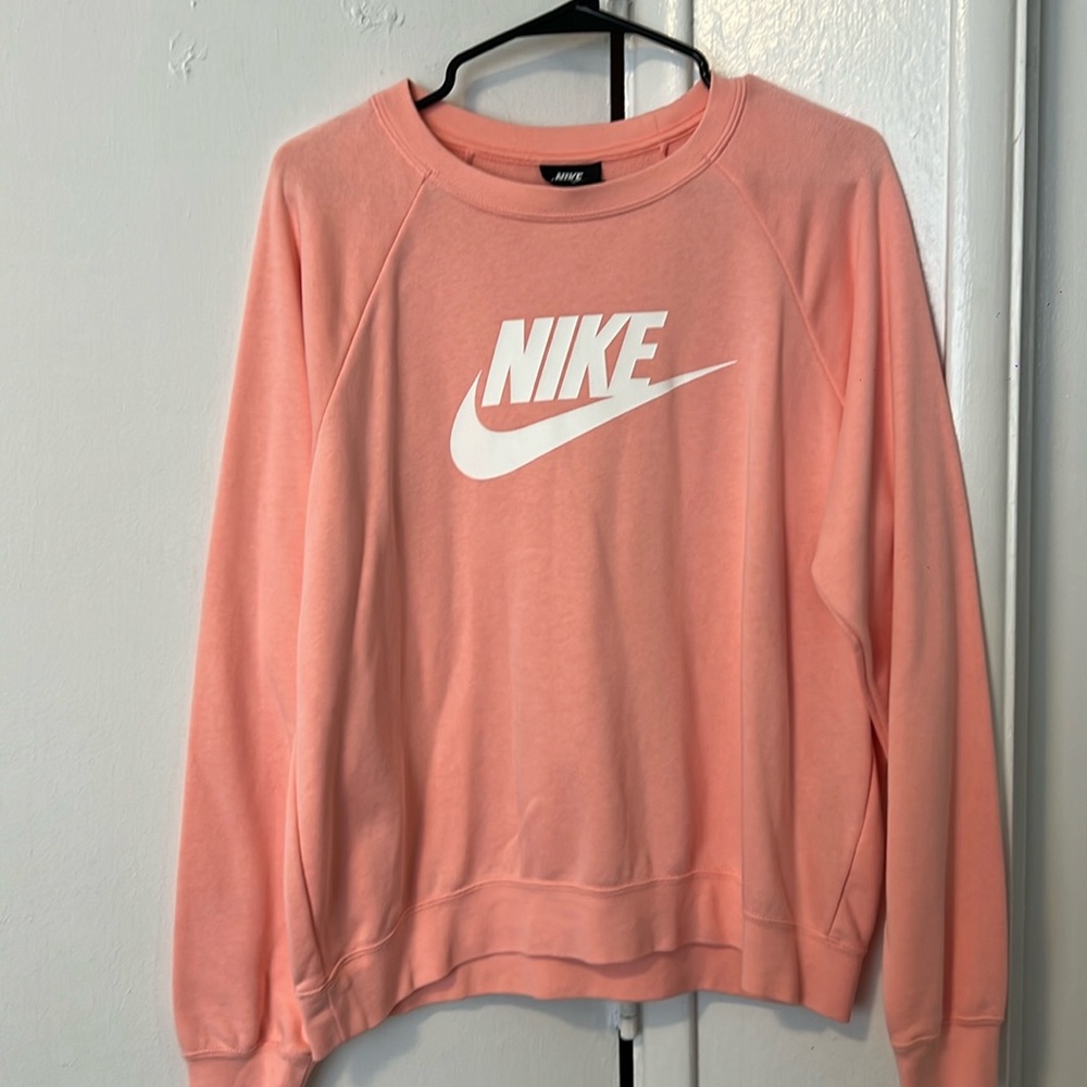 Nike women’s pullover sweater